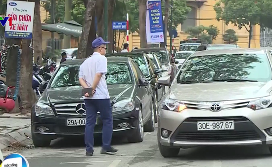 Hà Nội tăng mạnh giá trông giữ xe, nhiều người dân không đồng tình
