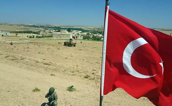 Thổ Nhĩ Kỳ tăng cường lực lượng tại biên giới với Syria