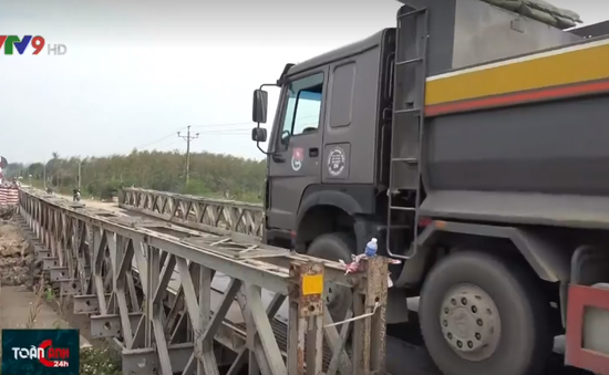 Kiểm soát trọng tải nghiêm ngặt xe qua cầu tạm Tân Hà 1