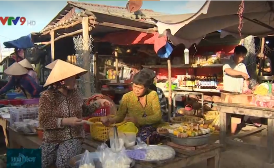 Sôi động chợ dịp cận Tết trên đảo Thổ Chu