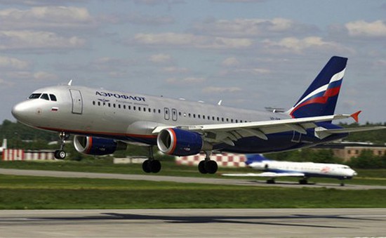 Nga: Máy bay hạ cánh khẩn cấp vì hành khách say rượu
