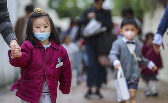 Hong Kong, Trung Quốc đóng cửa gần 350 trường mầm non vì dịch cúm
