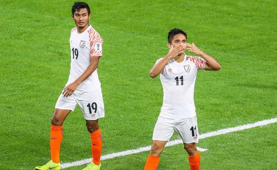 Người hùng Ấn Độ hạ ĐT Thái Lan bỏ ngoài tai thành tích ghi bàn vượt Messi