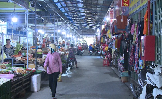 Xây chợ chiếm đường dân sinh tại Cần Thơ