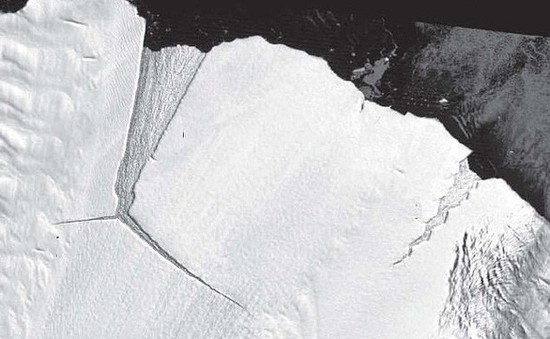 Tảng băng to gấp đôi Singapore tách khỏi Nam Cực