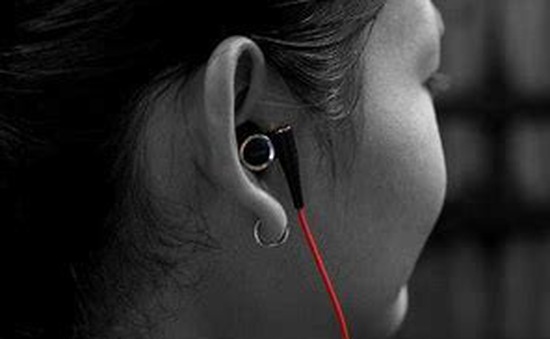 Làm thế nào để sử dụng tai nghe mà không ảnh hưởng đến thính giác?