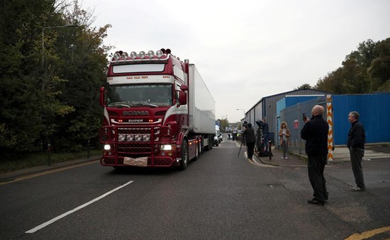 Vụ 39 thi thể trên xe container ở Anh: 3 đối tượng tình nghi được tại ngoại