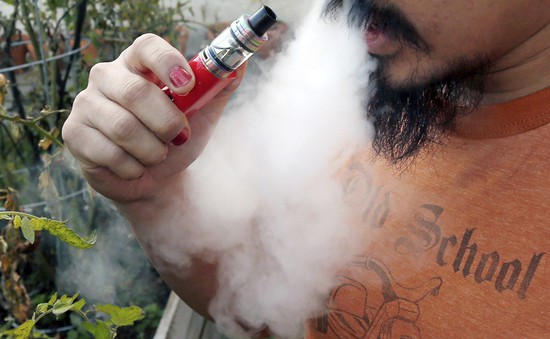 Công bố báo cáo đầu tiên về chứng bệnh phổi liên quan tới thuốc lá điện tử