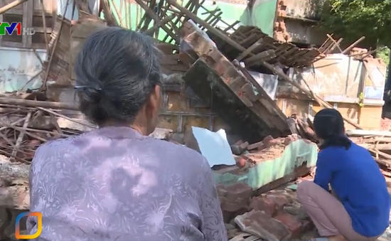 Mất nhà sau bão số 5, cuộc sống người dân Bình Định khó càng thêm khó