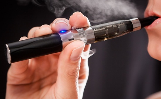 Mỹ lên kế hoạch giới hạn tuổi sử dụng thuốc lá điện tử