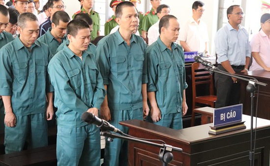 Bắt nguyên Giám đốc Công ty Dương Đông Bình Thuận trong vụ buôn lậu xăng dầu "khủng"