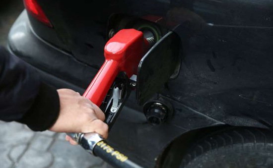 Chính phủ Iran bỏ trợ giá nhiên liệu để giảm lượng tiêu thụ
