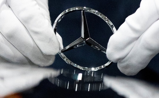 Triệu hồi hàng nghìn “xe sang” Mercedes tại Trung Quốc