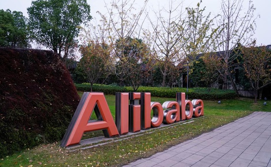 Giá cổ phiếu Alibaba tăng gần 7% sau đợt IPO tại Hong Kong, Trung Quốc
