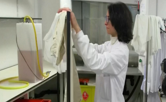 Công ty sinh học tại Anh dùng vi khuẩn để nhuộm quần áo