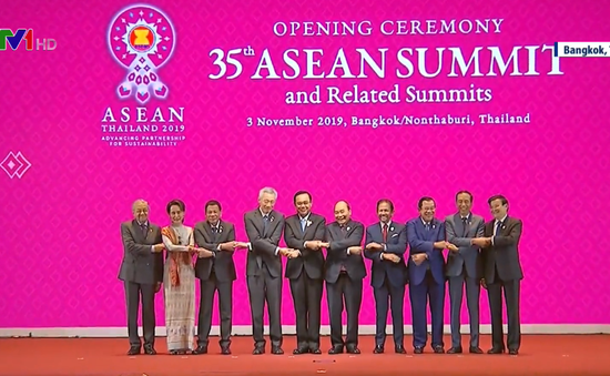 Thủ tướng Nguyễn Xuân Phúc dự Hội nghị Cấp cao ASEAN - Trung Quốc