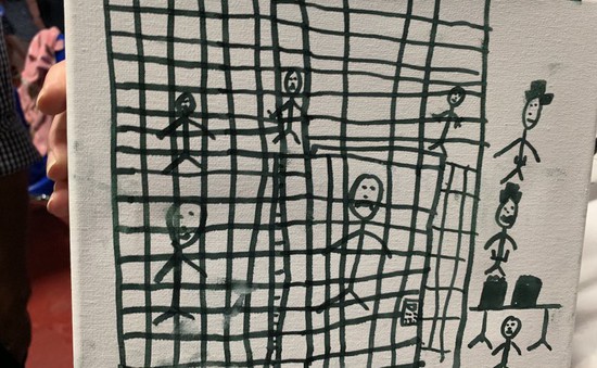 Những bức vẽ ám ảnh của trẻ em tị nạn ở biên giới nước Mỹ
