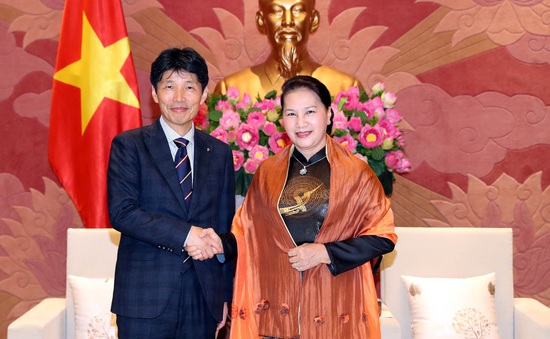 Chủ tịch Quốc hội Nguyễn Thị Kim Ngân tiếp Thống đốc tỉnh Gunma (Nhật Bản)