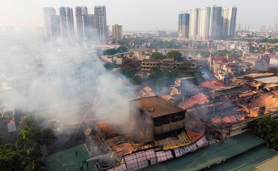 Người dân Hạ Đình yêu cầu bồi thường sau vụ cháy ở Công ty Rạng Đông