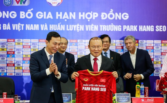 CHÍNH THỨC: Liên đoàn bóng đá Việt Nam gia hạn hợp đồng thành công với HLV Park Hang Seo