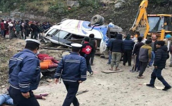 Tai nạn xe bus thảm khốc ở Nepal, ít nhất 14 người thiệt mạng