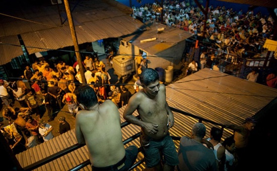 Băng đảng đụng độ trong tù ở Honduras, 18 người thiệt mạng