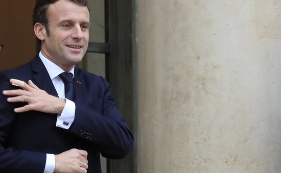 Tổng thống Pháp tuyên bố không nhận trợ cấp hưu trí