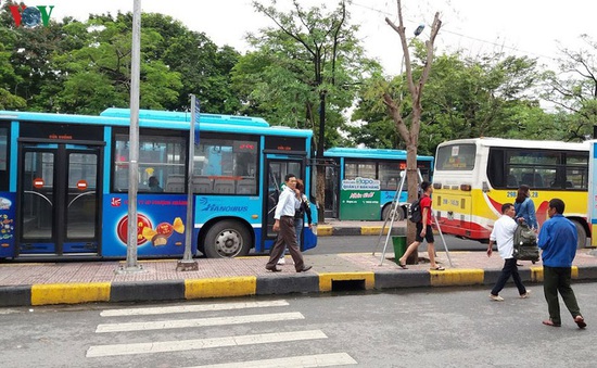 Hà Nội tăng xe bus phục vụ cao điểm Tết
