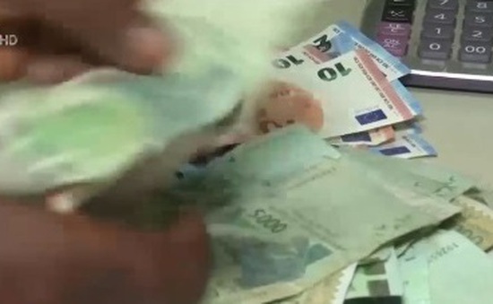 Các nước Tây Phi công bố đồng tiền chung mới