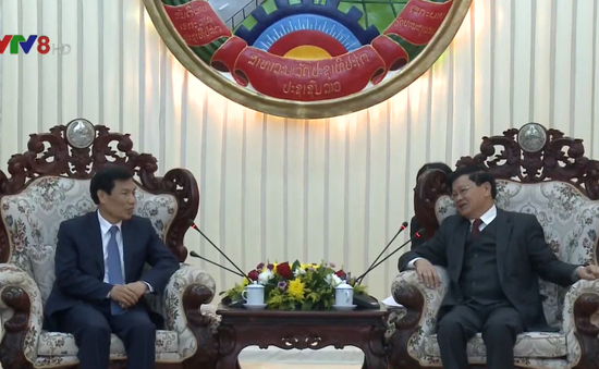 Bộ trưởng Nguyễn Ngọc Thiện chào xã giao Thủ tướng Chính phủ nước CHDCND Lào
