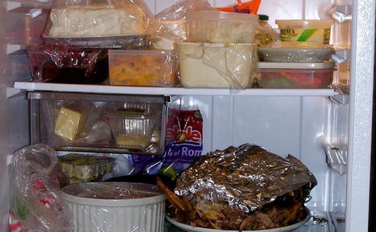 5 dấu hiệu cảnh báo bạn nên vứt bỏ thức ăn thừa