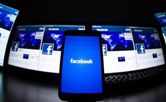 Bang California đề xuất Facebook, Google trả tiền cho người dùng