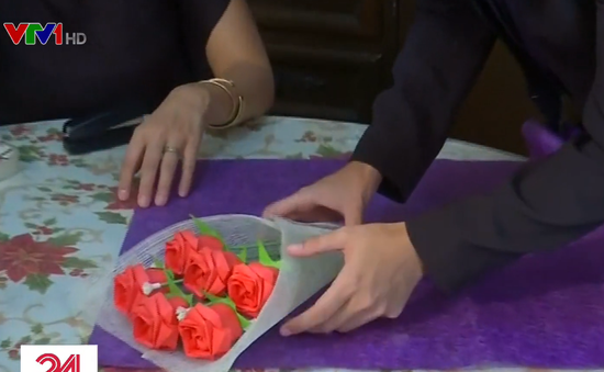 Trào lưu tặng hoa giấy trong dịp lễ Valentine tại Philippines