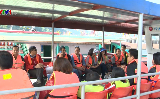 Nhiều biện pháp đảm bảo an toàn cho khách du lịch tại bến tàu Thung Nai