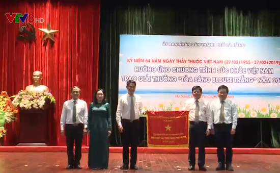 Đà Nẵng trao giải thưởng "Tỏa sáng Blouse trắng" cho 20 y, bác sĩ tiêu biểu