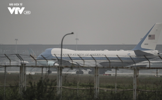 Máy bay Air Force 1 chở Tổng thống Mỹ cất cánh khỏi Nội Bài, khép lại Hội nghị Thượng đỉnh Mỹ - Triều lần 2