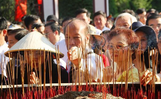Lễ hội kỷ niệm 230 năm chiến thắng Ngọc Hồi - Đống Đa thu hút hàng nghìn người tham dự