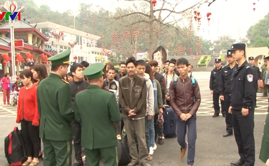 Tiếp nhận 49 người xuất cảnh trái phép sang Trung Quốc