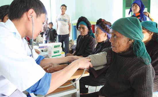 Thiếu điều kiện chăm sóc sức khỏe người dân miền núi Quảng Nam