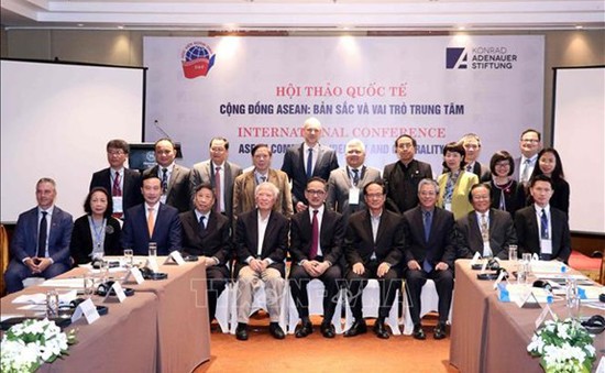 Hội thảo Quốc tế “Cộng đồng ASEAN: Bản sắc và vai trò trung tâm”