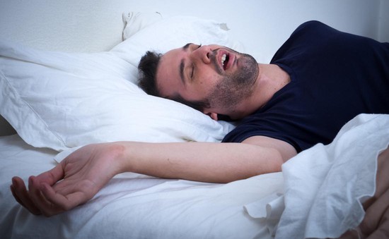 Ngủ bù vào cuối tuần không giúp phục hồi cơ thể