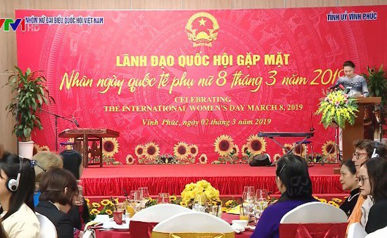 Phụ nữ Việt Nam đóng góp ngày càng lớn cho phát triển đất nước