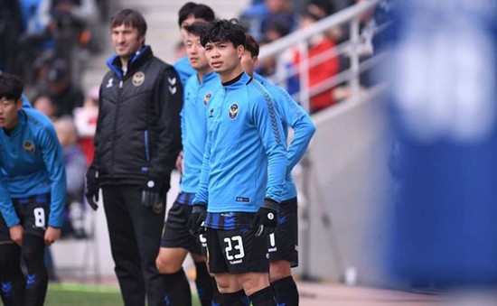Báo Hàn viết về màn ra mắt K-League của Công Phượng