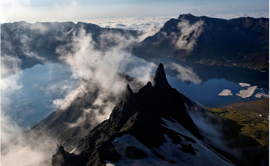Núi lửa Baekdu ở Triều Tiên thức giấc sau 1.000 năm