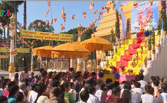 Hàng triệu đồng bào dân tộc Khmer vui đón Tết Chol Chnam Thmay