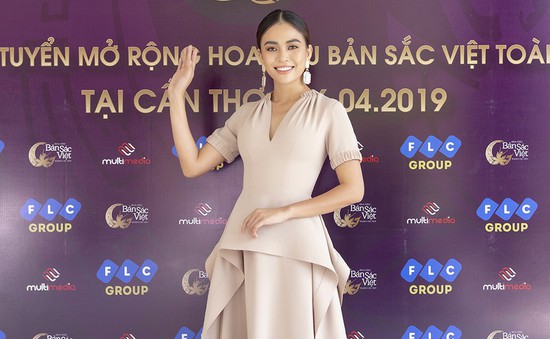 Á hậu Mâu Thủy bất ngờ làm giám khảo vòng casting Hoa hậu Bản sắc Việt toàn cầu 2019