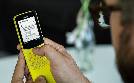 WhatsApp chính thức có mặt trên "quả chuối" Nokia 8110