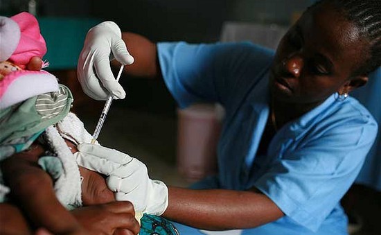 Châu Phi bắt đầu chiến dịch tiêm chủng vaccine phòng bệnh sốt rét lớn nhất trong lịch sử