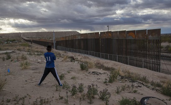 Tổng thống Mỹ đe dọa đóng cửa biên giới với Mexico