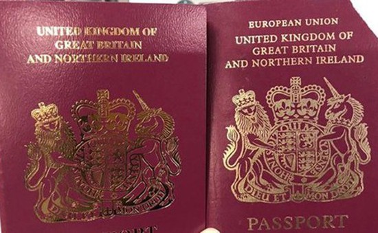 Anh ban hành hộ chiếu mới dù chưa rời EU